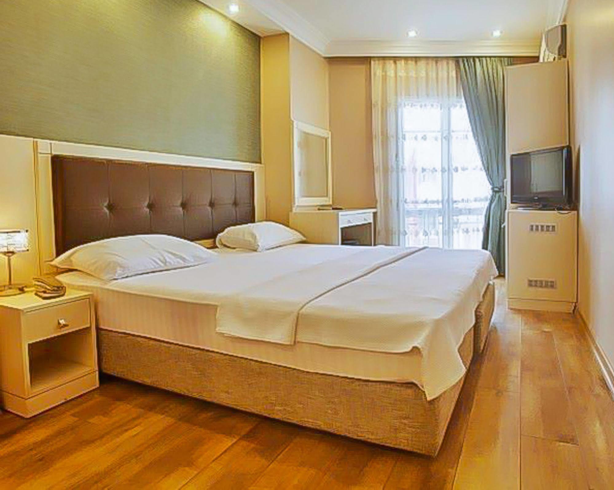 Buyukada Princess Hotel Πριγκηπονήσια Εξωτερικό φωτογραφία