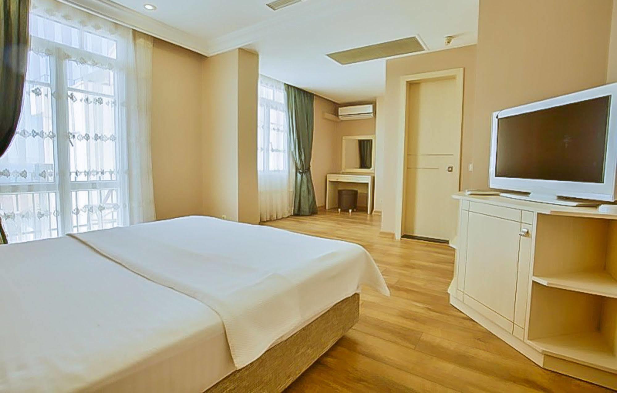 Buyukada Princess Hotel Πριγκηπονήσια Εξωτερικό φωτογραφία